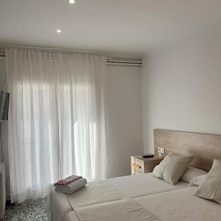 Hostal La Tina El Port De La Selva Экстерьер фото